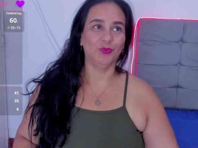 sharlott-bbw webcam