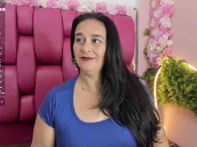 sharlott-bbw webcam