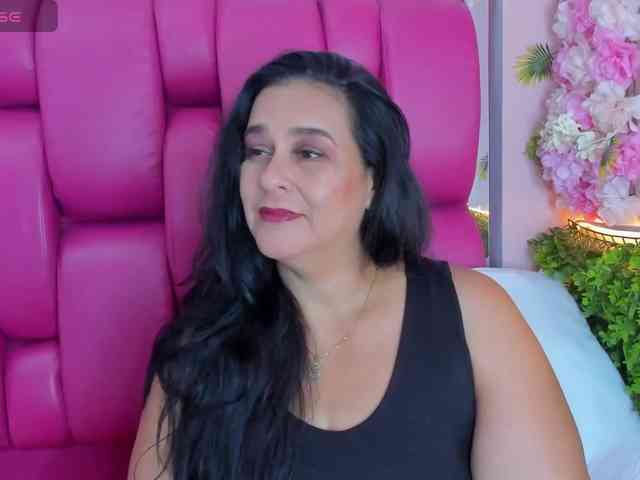 sharlott-bbw webcam