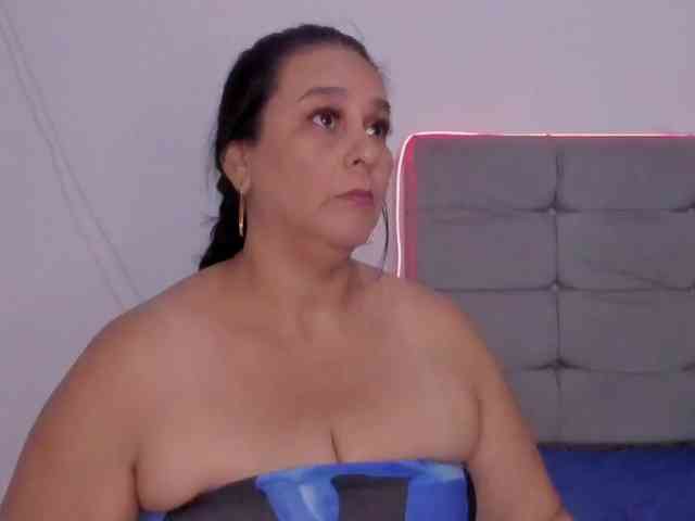 sharlott-bbw
