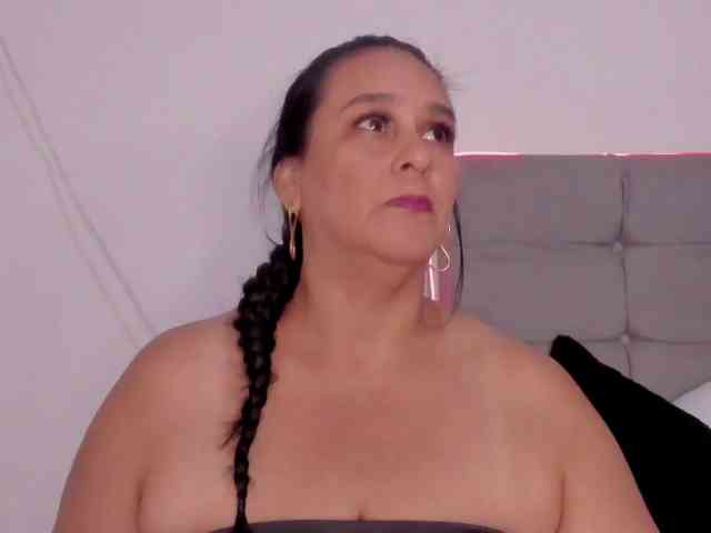 sharlott-bbw