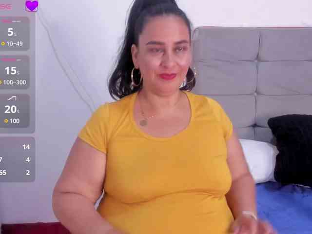 sharlott-bbw webcam