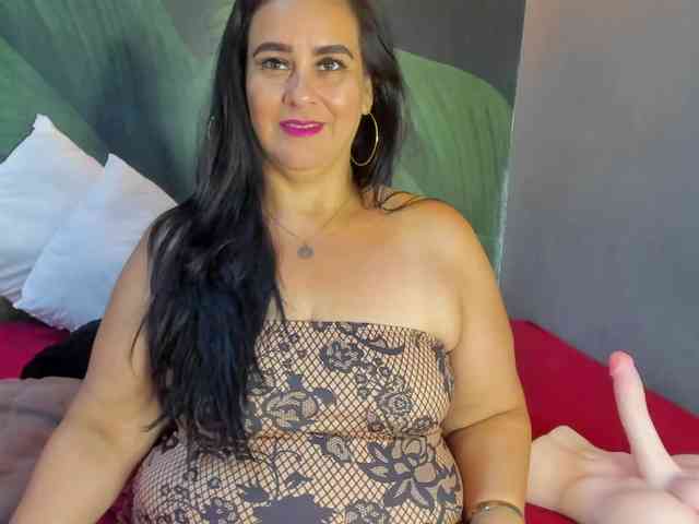 sharlott-bbw webcam