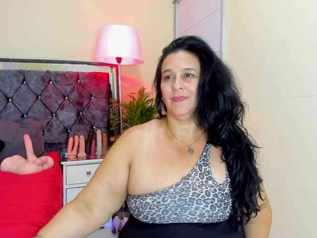 sharlott-bbw webcam