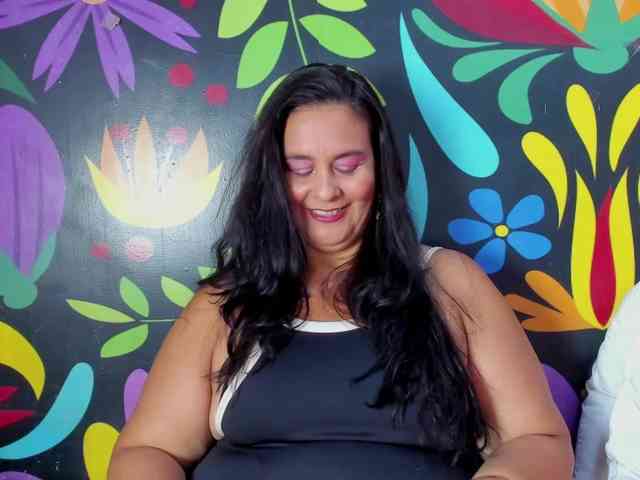 sharlott-bbw webcam