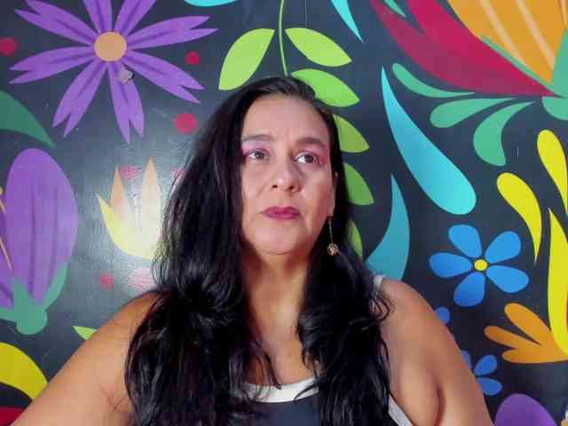 sharlott-bbw webcam