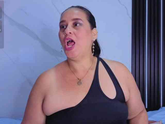 sharlott-bbw