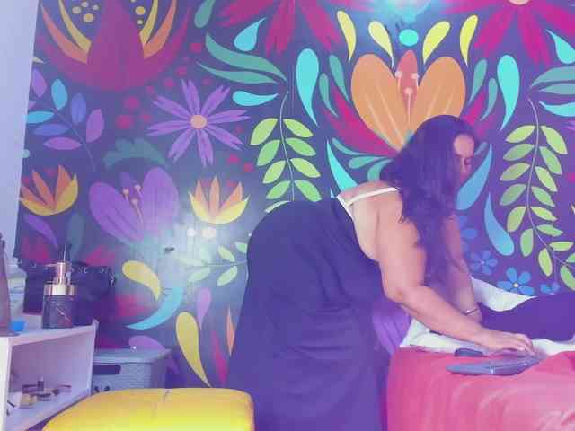 sharlott-bbw webcam