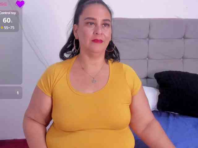 sharlott-bbw webcam