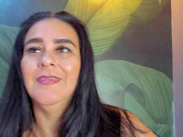 sharlott-bbw webcam