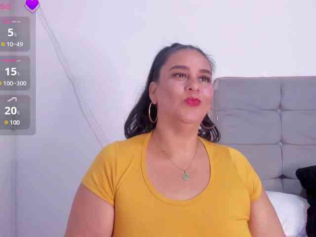 sharlott-bbw webcam