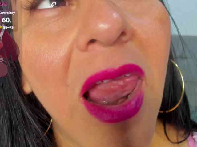 sharlott-bbw webcam