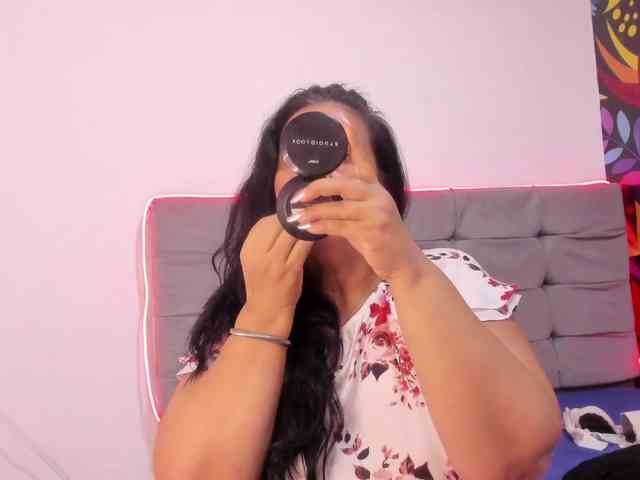 sharlott-bbw webcam