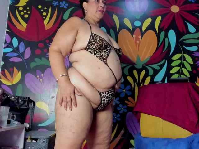 sharlott-bbw webcam