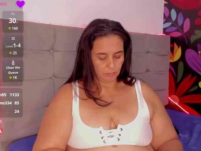 sharlott-bbw webcam