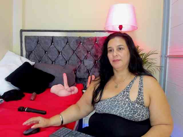 sharlott-bbw webcam