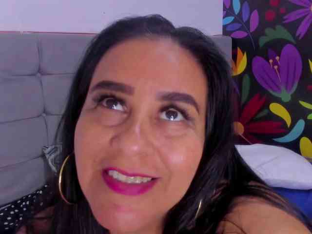 sharlott-bbw webcam
