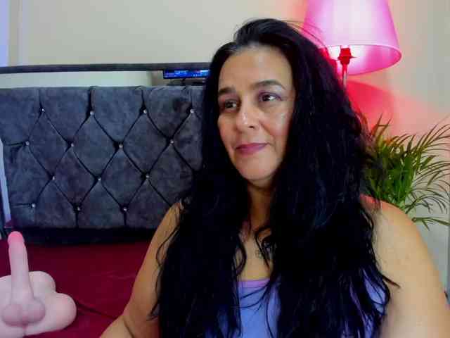 sharlott-bbw webcam