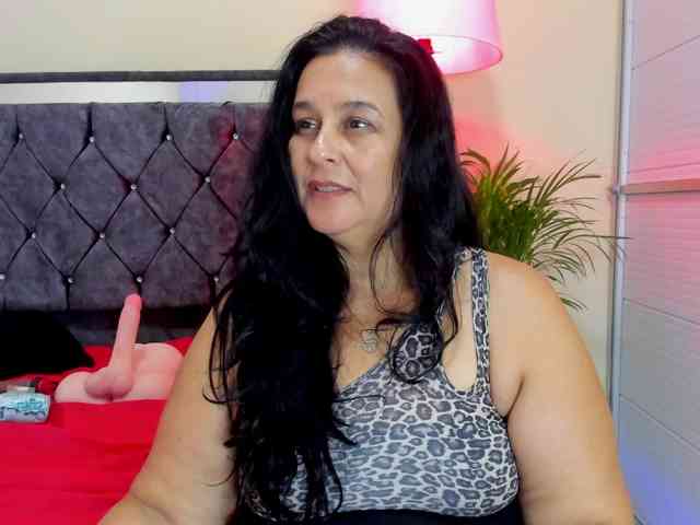 sharlott-bbw webcam