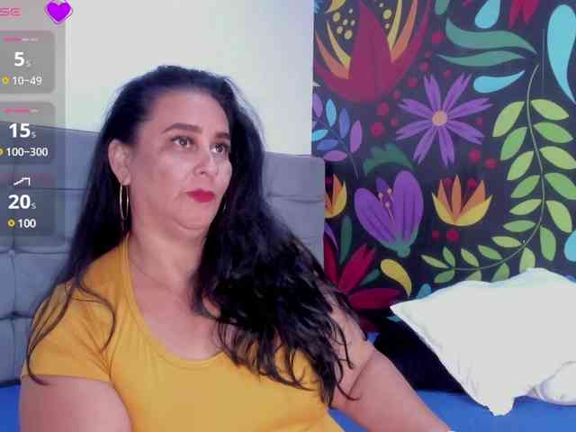 sharlott-bbw webcam