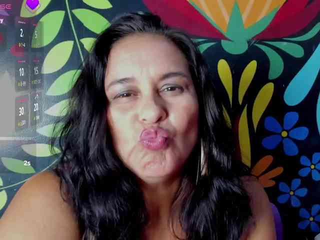 sharlott-bbw webcam