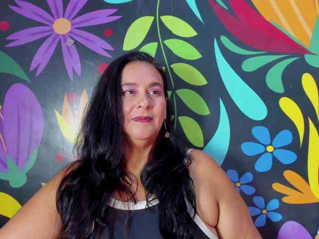 sharlott-bbw webcam
