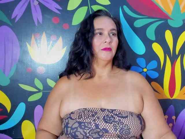 sharlott-bbw webcam