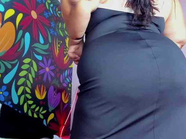 sharlott-bbw webcam