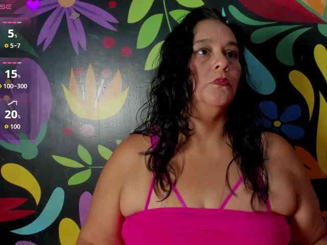 sharlott-bbw webcam