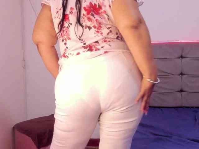 sharlott-bbw webcam