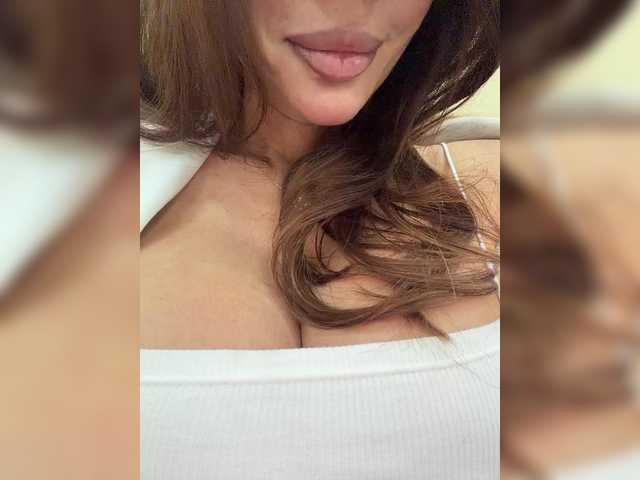 OrgazMia's BongaCams show and profile