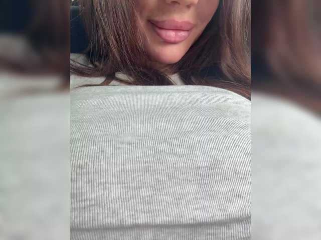 OrgazMia's BongaCams show and profile