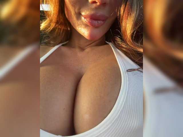 OrgazMia's BongaCams show and profile