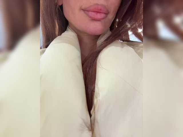 OrgazMia's BongaCams show and profile