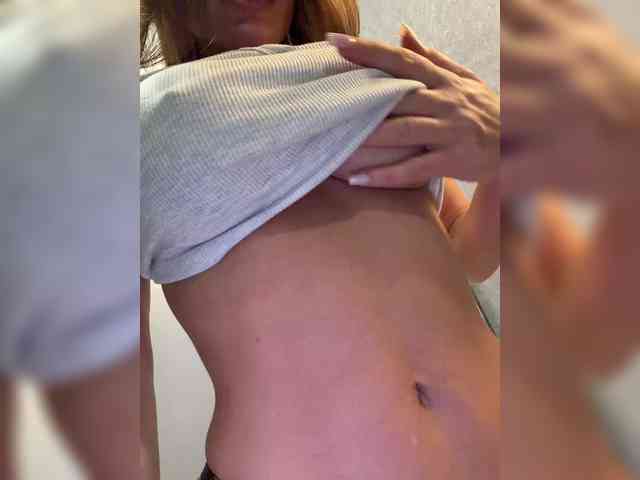 OrgazMia's webcam live show