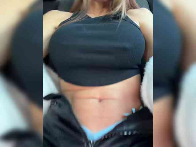 OrgazMia's webcam live show