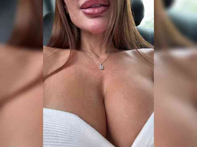 OrgazMia's webcam live show