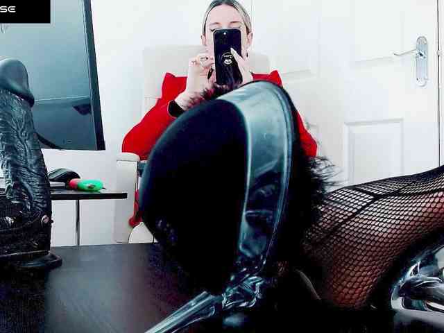 Ms_PERFECTION webcam