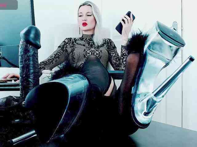 Ms_PERFECTION webcam