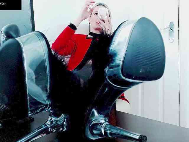 Ms_PERFECTION webcam