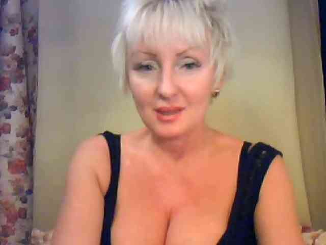 HotPussik-69-ZvZ webcam