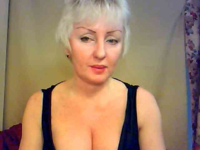 HotPussik-69-ZvZ webcam
