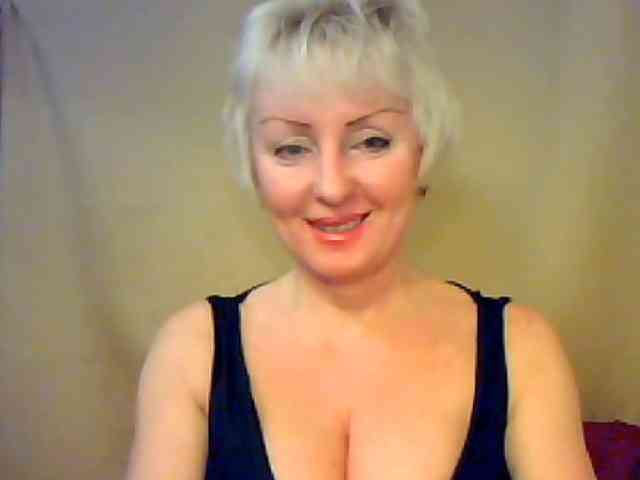 HotPussik-69-ZvZ webcam