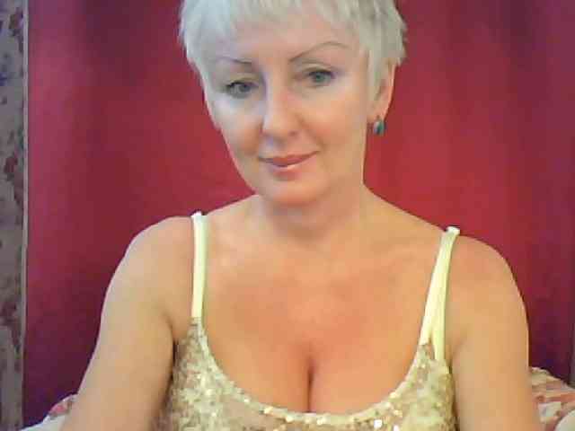 HotPussik-69-ZvZ webcam