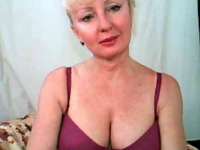 HotPussik-69-ZvZ webcam