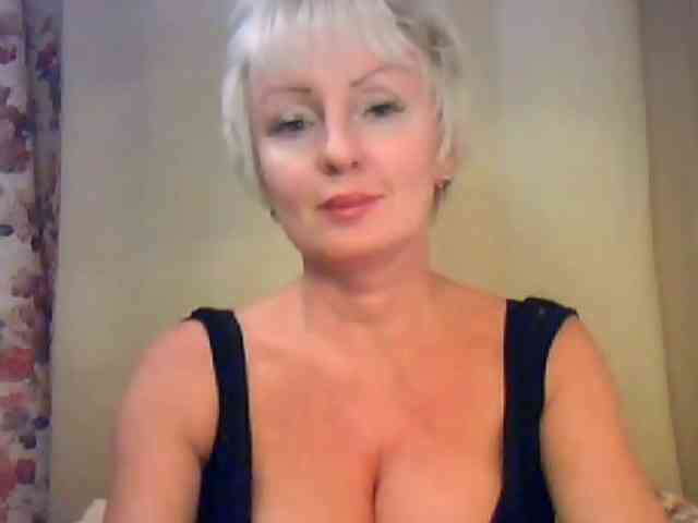 HotPussik-69-ZvZ webcam