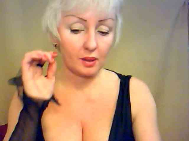 HotPussik-69-ZvZ webcam