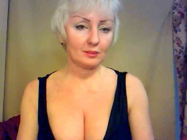HotPussik-69-ZvZ webcam