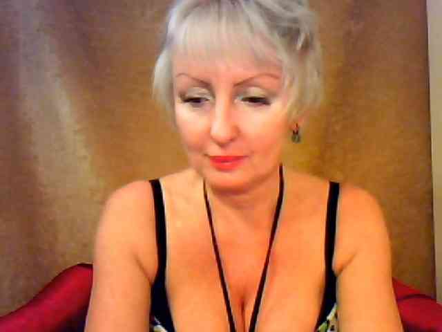HotPussik-69-ZvZ webcam