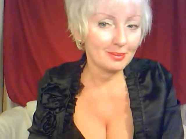 HotPussik-69-ZvZ webcam